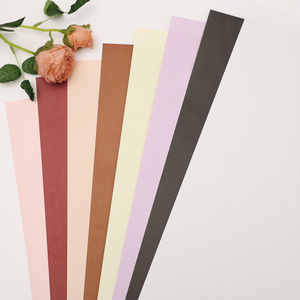 Thickened Recyclable Kraft Wrapping <b>Paper</b> Solid <b>Color</b> Rigid <b>Paper</b> Screen Printing Floral Bouquet Gift Packaging - Product Image 3