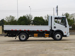 Camionnette légère tout-terrain Dongfeng 4x4, châssis de <span class=keywords><strong>camion</strong></span> de fret avec empattement de 3300 mm, offre spéciale, véhicules de transport - Product Image 2