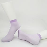 Bas d'été en soie antidérapante en silicone Lit de massage pour les pieds Adultes et enfants Paradis Chaussettes mi-mollet minces jetables