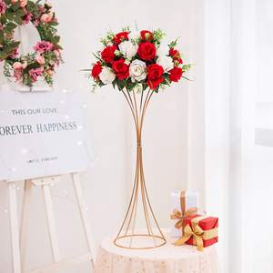 Centrotavola d'oro per matrimonio da tavolo supporti per fiori geometrici in metallo per tavoli centrotavola riser alti metallici per tavolo Arra - Product Image 3