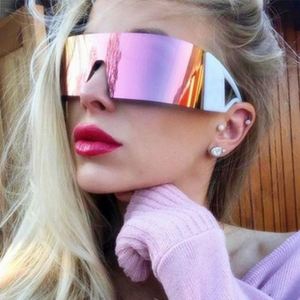 แว่นกันแดดแฟชั่นทรงโค้งใหญ่รุ่นใหม่ล่าสุดปี 2021 ป้องกันรังสียูวี 400 สำหรับผู้หญิง เลนส์ชิ้นเดียวไร้กรอบ - Product Image 1