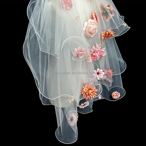 طرحة زفاف رومانسية ثلاثية الأبعاد من QUEENGOWN مع مشط، طرحة جميلة وأنيقة من طبقتين بزهور وردية كإكسسوار للزفاف - Product Image 6