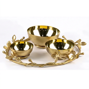 Ensemble de bols de service floraux dorés de qualité supérieure, vaisselle décorative en métal faite à la main pour offrir en cadeau et pour la présentation des aliments - Product Image 1