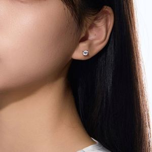 Pendientes de Plata 925 con Circonita Cúbica Redonda 5A, Diseño Minimalista, Joyería Fina para Mujer, Marca Dylam - Product Image 3