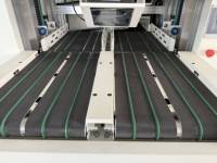 Solution logistique 3D murale : trieuse automatique de colis à structure XY avec chutes personnalisées pour la préparation des commandes e-commerce