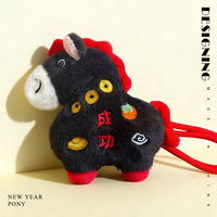 Pendentifs en peluche mignons en forme de cheval porte-bonheur avec rembourrage en coton PP, disponibles en quatre couleurs, 11-30 cm, pour la décoration de sacs et des cadeaux porte-bonheur pour tous