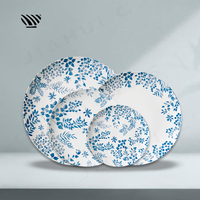 Plaque en céramique bleue blanche exquise Motifs de feuilles complexes idéaux pour les événements de mariage nuptial de jardin romantique