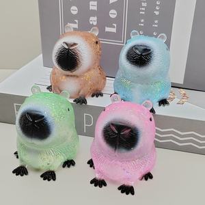 Jouet anti-stress à presser en forme d'animal, très populaire : Salamandre en maltose, Capybara, Patte de chat de dessin animé à paillettes - Product Image 1