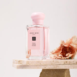 El Mejor Perfume en Aerosol Corporal Floral de Larga Duración, Tamaño Regular de 100 ml, Modelo 056, Fragancia Original Francesa <span class=keywords><strong>para</strong></span> <span class=keywords><strong>Mujer</strong></span>, Botella de Vidrio - Product Image 1