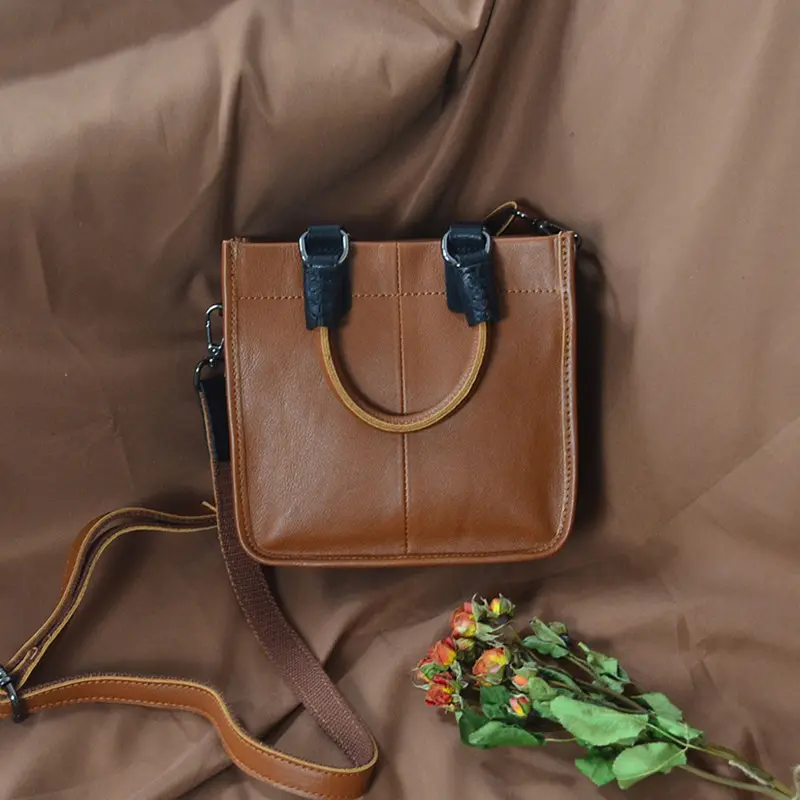Женская маленькая сумка из натуральной кожи