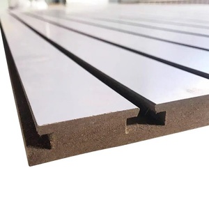 Tablero <span class=keywords><strong>MDF</strong></span> ranurado de melamina moderno Hoja impermeable a prueba de humedad de grado de primera clase certificada E1 para panel de exhibición Barra de aluminio - Product Image 2