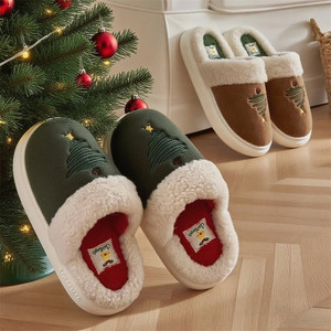 Nuevas Pantuflas Casuales de Invierno para Hombre y Mujer, Pantuflas de Interior Afelpadas para el Hogar, Pantuflas Retro con Bloques de Color y Diseño de Árbol de Navidad - Product Image 1