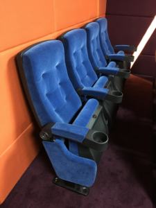 Housse <span class=keywords><strong>de</strong></span> siège <span class=keywords><strong>de</strong></span> <span class=keywords><strong>cinéma</strong></span> en tissu <span class=keywords><strong>de</strong></span> luxe, vente en gros <span class=keywords><strong>de</strong></span> sièges <span class=keywords><strong>de</strong></span> <span class=keywords><strong>cinéma</strong></span> commerciaux, vente chaude <span class=keywords><strong>de</strong></span> sièges <span class=keywords><strong>de</strong></span> <span class=keywords><strong>cinéma</strong></span> modernes et bon marché pour le <span class=keywords><strong>cinéma</strong></span> - Product Image 2