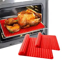 Tegola antiaderente per forno a microonde con pancetta a base di grasso rosso per barbecue Grill tappetino da forno piramidale in Silicone