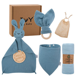 Ensemble de cadeaux pour nouveau-nés 7 pièces en gros Cadeaux d'anniversaire mignons avec poupée à bavette en mousseline - Product Image 4