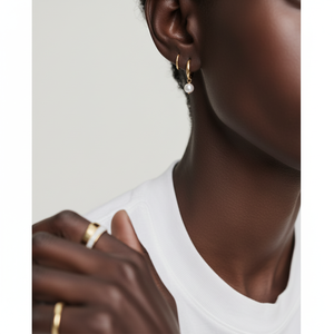 ต่างหูมุก Pav Diamond Pearl Huggies ทอง 14k ดีไซน์หรูหรา - Product Image 1