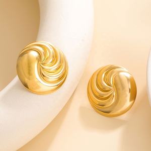 Pendientes de Acero Inoxidable Dorado con Diseño de Sol, Joyería de Moda, Círculo Geométrico Simple, Pendientes Redondos Chapados en Oro para Mujer - Product Image 2