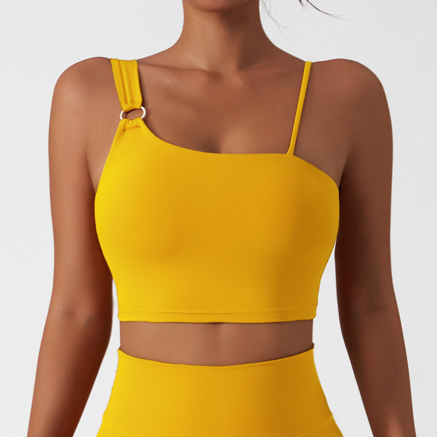 สีเหลือง