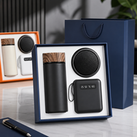 Individuelles Logo 3-teiliges Tech-Geschenkset mit Reise-Thermobecher, tragbarem Bluetooth-Lautsprecher und Powerbank mit Digitalanzeige