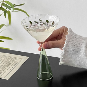 Diseño único Wave Rim Vaso para beber Tallo verde Postre Tazas de helado Vasos de cóctel de <span class=keywords><strong>Martini</strong></span> a rayas - Product Image 3
