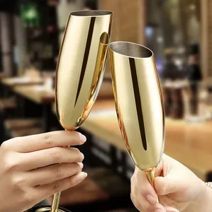 แก้วแชมเปญสแตนเลสทรงเอียงแก้วค็อกเทลสุดสร้างสรรค์แก้วทิวลิปคัพแก้วไวน์โลหะสำหรับบาร์304โลโก้ตามสั่ง