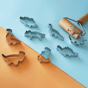 Ensemble de découpoirs à biscuits en acier inoxydable avec bord roulé pour Noël, Halloween, dinosaures, Pâques, outils de pâtisserie DIY - Product Image 3