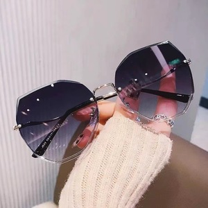 Polygonal Frameless Sunglasses For Women Silver Metal <b>Frame</b> Pc Lens Uv400 Light Weight Korean Style Street Fashion - Product Image 1