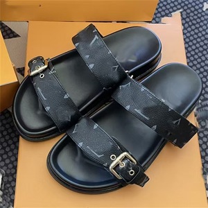 Sandalias Casuales Planas de Diseño con Hebilla Metálica Estampadas, de Lujo, Nuevas, de Alta Calidad, Retro, para Playa, al Aire Libre, para Mujer, Estilo INS 2025 - Product Image 4