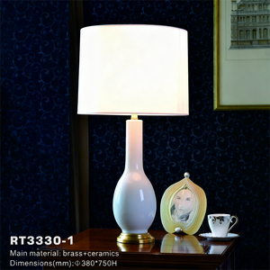 Lampe de table en marbre vert de luxe haut de gamme personnalisée, base en laiton antique, luminaire de lecture en céramique pour hôtel, villa - Product Image 5
