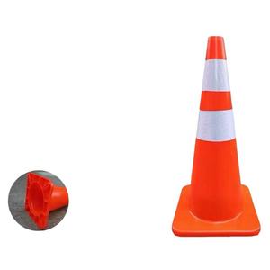 Cono <span class=keywords><strong>di</strong></span> Sicurezza Stradale Riflettente Multidimensione con Schermo LED, Protezione IP68, Versatile Segnalatore Stradale in PVC per Strade Urbane - Product Image 1