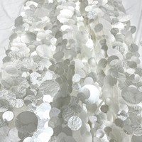 Tissu en dentelle à sequins brillants à motif floral blanc, écologique et de luxe, idéal pour robes de mariée/de soirée – Nouvelle collection très tendance
