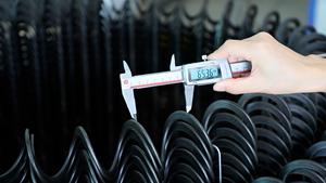 Tùy chỉnh cho ăn tự động xoắn ốc coreless dòng thức ăn gà vịt lợn ăn khoan Suối Nước cho gia cầm vịt trang trại - Product Image 5