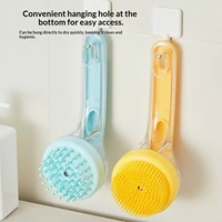 Brosse de toilettage en plastique à long manche pour chiens et chats, peigne de bain et de shampoing, outil de grattage de la tête, applicateur de liquide pour massage du cuir chevelu