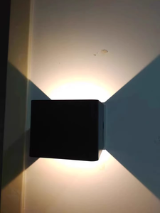 Nội thất LED lắp đặt không dây đèn tường 7W nhôm có thể sạc lại đèn tường với cảm biến PIR và chức năng emergeency - Product Image 4