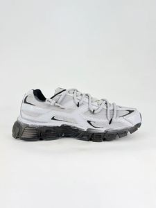 Luxury Designer Retro Track 3.0 LED Sneakers Comfortable Anti-Slip <b>Soft</b> <b>Shoes</b> with Light Weight Eco-Friendly Features - Product Image 4