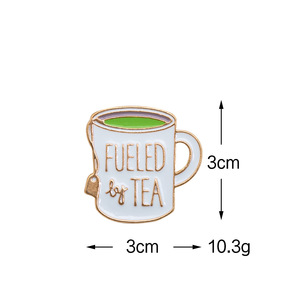 Pin de esmalte de aleación con diseño de taza de té y ribete dorado personalizado, insignia creativa con eslogan, broche decorativo - Product Image 3