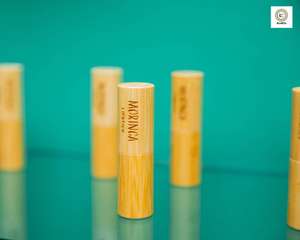 Bálsamo Labial Orgánico Klariza de Moringa, Origen Burundi, Antiarrugas, Hidratante, en Envase de Madera para Uso Externo, Venta al Por Mayor - Product Image 5