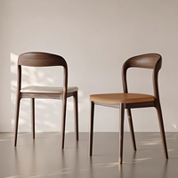 Chaise de salle à manger en bois massif, style rétro médiéval, chaise haut de gamme avec coussin moelleux pour la maison, l'hôtel, la cuisine et les banquets