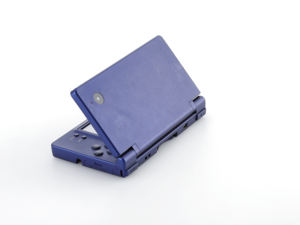 Consola de Juegos Portátil DSI Desbloqueada de Alta Calidad con Tarjeta de 32/64/128 GB + Tarjeta R4 para Jugar Juegos Gratis - Product Image 4