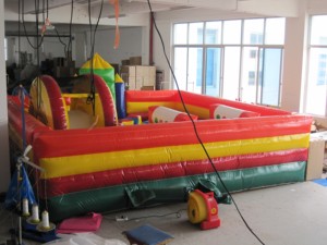 Terrain de jeux gonflable pour enfants en PVC écologique, usage commercial, capacité 800 kg - Product Image 2