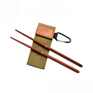 Vaisselle de camping en plein air, baguettes pliantes portables de voyage, baguettes en bois massif, baguettes cadeaux, rangement portable en sac - Product Image 1