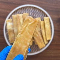 Friandises à mâcher pour chiens, au bœuf enrobé de sauce, à base de peau de bœuf, riches en protéines, sans céréales, OEM, conformes aux normes FDA, Chine, 1kg/100g/50g, personnalisables