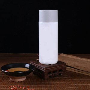 Bouteille en porcelaine blanche personnalisée avec couvercle Bouteilles en <span class=keywords><strong>verre</strong></span> de <span class=keywords><strong>25cl</strong></span> pour jus de fruits et boissons gazeuses Bouteille d'eau en <span class=keywords><strong>verre</strong></span> minéral avec couvercle à vis - Product Image 5