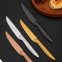 Hochwertiges Edelstahl-Steakmesser mit Wellenschliff, Goldfarbenes Küchenmesser, Tafelmesser aus Metall