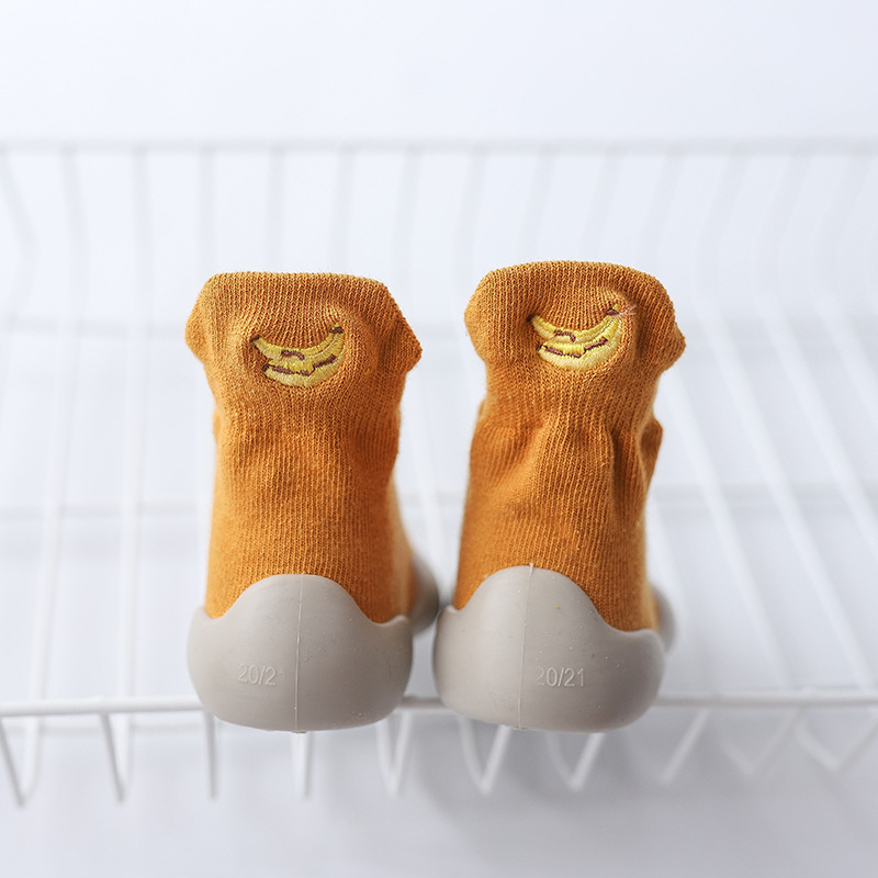 Ginger-embroidered banana
