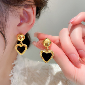 Orecchini a Cuore in Stile Francese, Gioielli Vintage Chic in Metallo Nero per Donna, Uso Quotidiano, Outfit da Festa, Regalo - Product Image 1