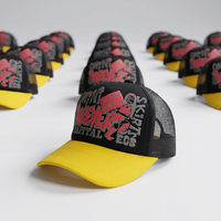 Gorras Trucker Ajustables de Alta Calidad con 5 Paneles, Visera Curva, Logotipo con Impresión Gráfica Personalizada en la Parte Delantera y Malla Trasera para Unisex