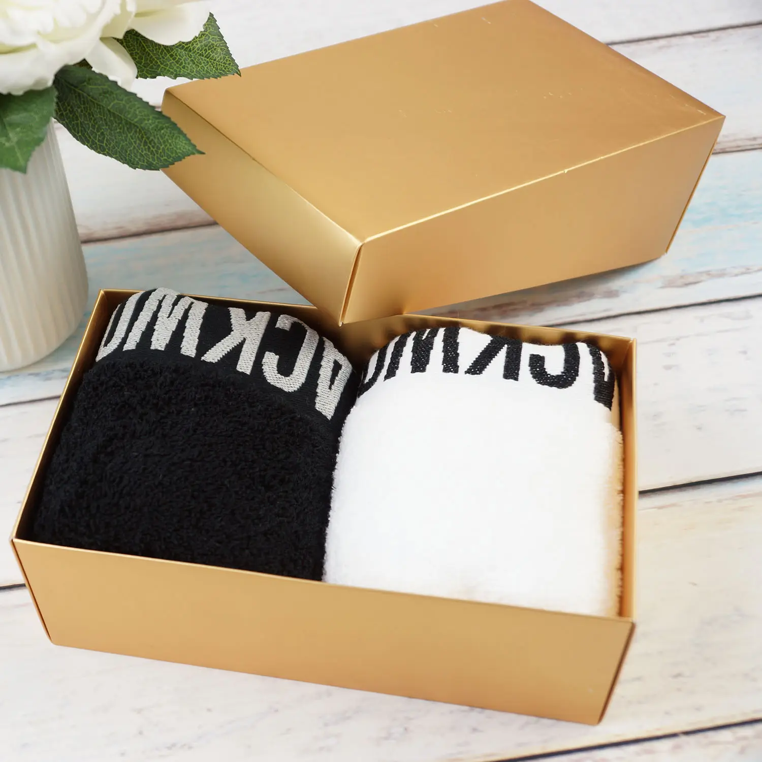 Gift towel set 2017 fancy embossed logo towels set in gift box