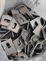 Soportes Estructurales de Esquina en L de Metal Galvanizado Personalizados de Alta Resistencia para Muros Cortina OEM