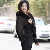 Damen Gestrickter Weißer Nerz-Poncho für Hochzeiten mit Fuchspelzkragen und Nerzbesatz